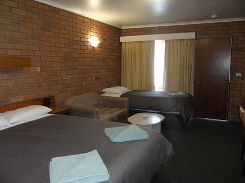 Regency Court Motel - Accommodation Resorts 4