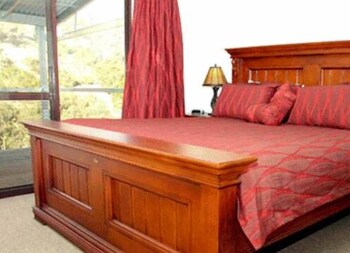 Elm Cottage - Accommodation Resorts 4