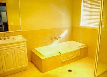 Elm Cottage - Accommodation Resorts 2