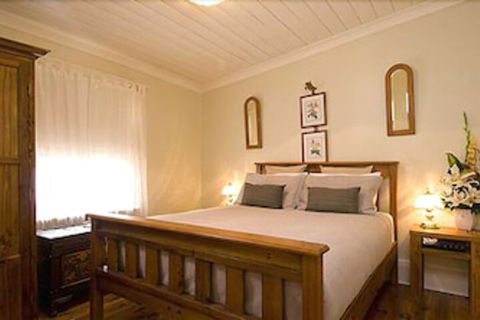 Charlie Bates Cottage - Accommodation Resorts 5
