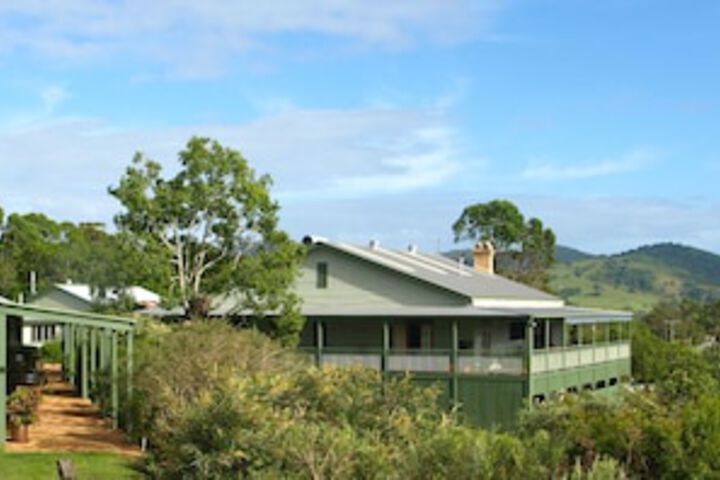 Amamoor QLD Accommodation Resorts