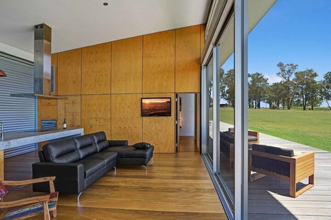 The Longhouse Suite 2 - Accommodation Resorts 6