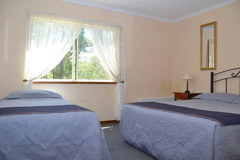 Avoca Cottages - Accommodation Resorts 2