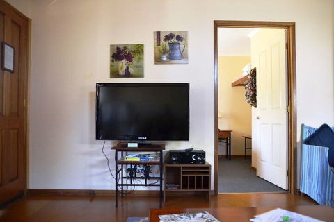 Avoca Cottages - Accommodation Resorts 6