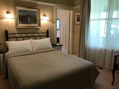 The Chalet Guesthouse And Studio - Accommodation Resorts 2