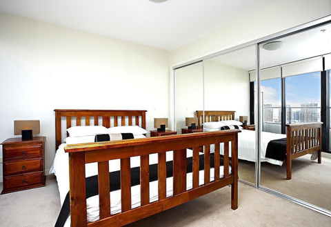 Astra Apartments - Docklands - Accommodation Resorts 2