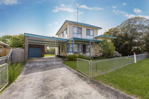 HOLIDAY On NAUTILUS INVERLOCH - Accommodation Resorts 1
