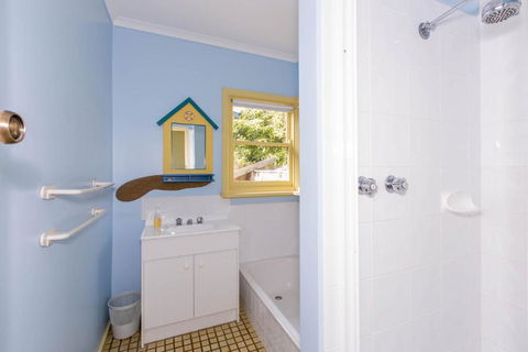 HOLIDAY On NAUTILUS INVERLOCH - Accommodation Resorts 3