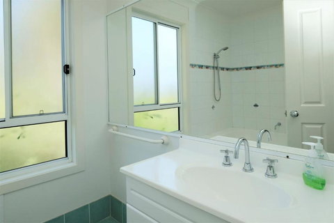 SPINNAKER 1 - Accommodation Resorts 6