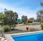 Barefoot Bungalow Castaways Beach - Accommodation Resorts