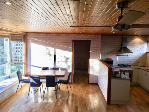 Romantic Getaway With Spa & Wifi Pet Friendly - Accommodation Resorts 5