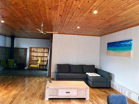 Romantic Getaway With Spa & Wifi Pet Friendly - Accommodation Resorts 4