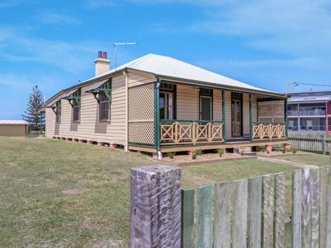 Yamba Pilot Cottage 2 Pets Welcome Close To Beach - Accommodation Resorts 5