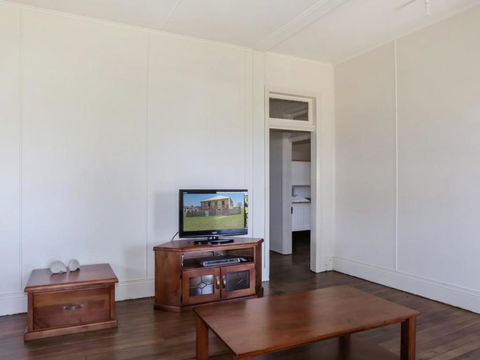 Yamba Pilot Cottage 1 Pets Welcome Close To Beach - Accommodation Resorts 2