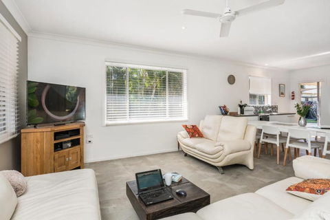 A SWEET ESCAPE Carefree Beach Home - Accommodation Resorts 5