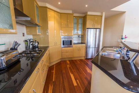 Aqua Vista A Stroll To Paynesville Forshore - Accommodation Resorts 4