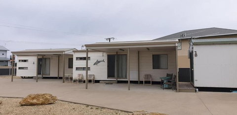 Rocks Retreat Cabin Dolphin - Accommodation Resorts 3