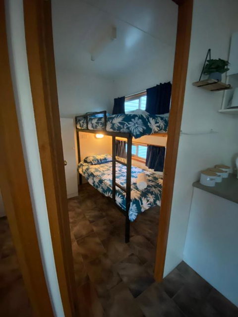 Rocks Retreat Cabin Dolphin - Accommodation Resorts 6