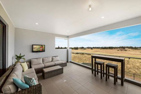 Tee Two On Troon 21 / 30 Troon Drive - Accommodation Resorts 3