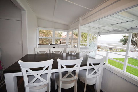 Golden Sands At Beachmere - Accommodation Resorts 6