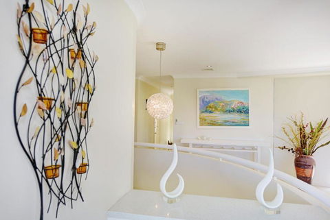 BEACHSIDE MANOR Walk To The Beach - Accommodation Resorts 1