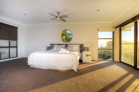BEACHSIDE MANOR Walk To The Beach - Accommodation Resorts 6