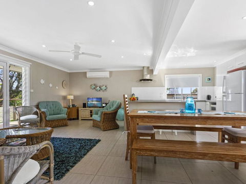 HILLTOP HAVEN In MOLLYMOOK - Accommodation Resorts 4