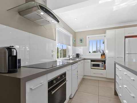 HILLTOP HAVEN In MOLLYMOOK - Accommodation Resorts 1