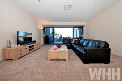 Adelphi Views On Luton Woodlands - Accommodation Resorts 5