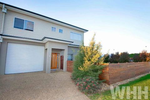 Adelphi Views On Luton Woodlands - Accommodation Resorts 0