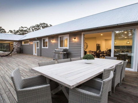 Amaroo Modern Luxurious & Chic - Accommodation Resorts 6