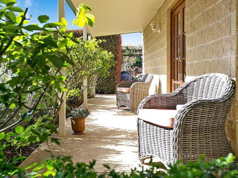 Sinden Park Garden Swimming Pool Rural Vistas - Accommodation Resorts 2