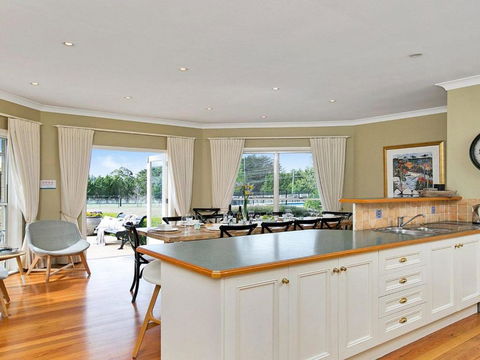 Sinden Park Garden Swimming Pool Rural Vistas - Accommodation Resorts 3