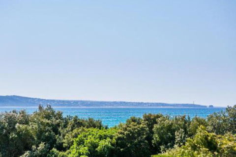 LOUTTIT BAY APARTMENT 1 Free Wifi Ocean Views & The Ultimate Location - Accommodation Resorts 3