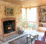 Adelaide Hills Camellia Cottage WiFi - Accommodation Resorts