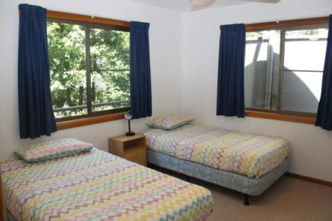 LIZ LAKE - Accommodation Resorts 5