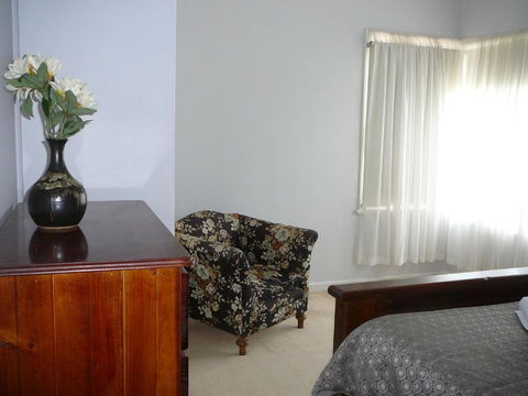 BEACHPOINT COTTAGE - Accommodation Resorts 6