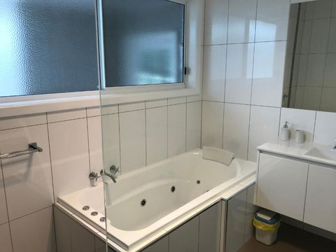 BEACHPOINT COTTAGE - Accommodation Resorts 1
