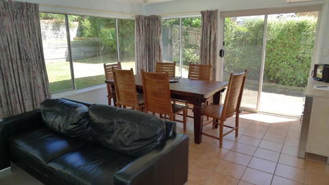 BEACHPOINT COTTAGE - Accommodation Resorts 3