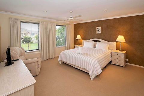 Tranquility On Troon - Accommodation Resorts 1