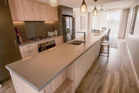 Dune Beachfront Apartments - Accommodation Resorts 5