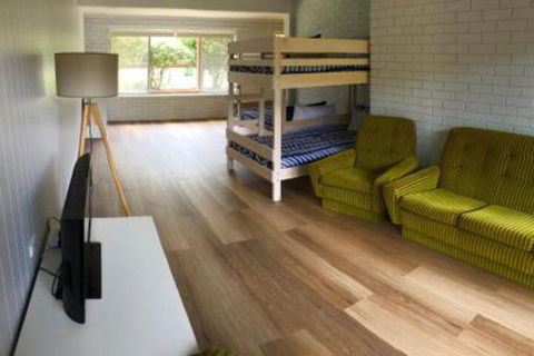 HIP NAUTIC 100 Metres To Beach - Accommodation Resorts 5