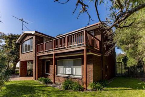 HIP NAUTIC 100 Metres To Beach - Accommodation Resorts 4