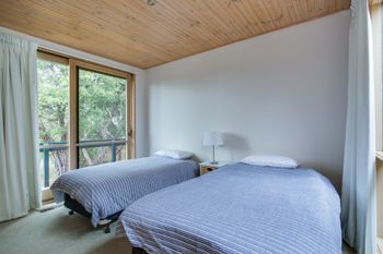 Latham Beach House - Accommodation Resorts 1