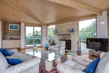 Latham Beach House - Accommodation Resorts 3