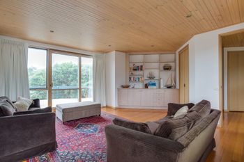 Latham Beach House - Accommodation Resorts 4