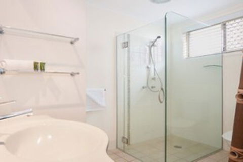 La Plage - Accommodation Resorts 4