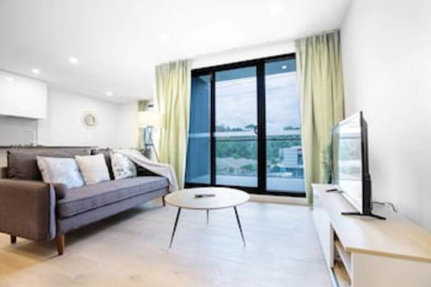 Trendy 2 Bedroom In Ringwood/Eastland With Parking - Accommodation Resorts 0