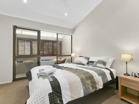 A Superb Location For Enjoying The Best Of Noosa Unit 2 / 69 Noosa Parade - Accommodation Resorts 2
