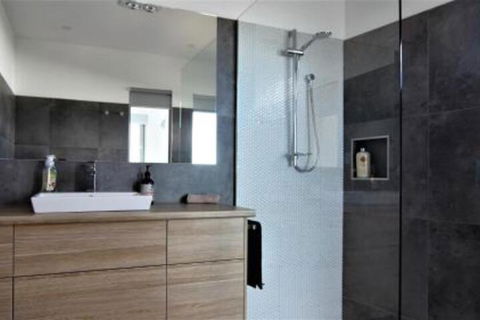BEACHHOUSE BINALONG Luxury Waterfront Holiday House At Bay Of Fires - Accommodation Resorts 1